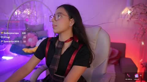 Snapshot of stacycooper_ chatting on May 13, 7:11 pm stacycooper_ online show from May 13, 7:11 pm