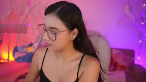 Snapshot of stacycooper_ chatting on June 2, 7:05 pm stacycooper_ online show from June 2, 7:05 pm