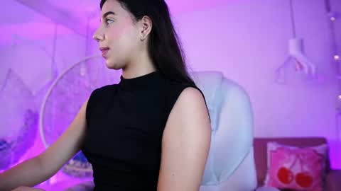stacycooper_ online show from June 12, 7:24 pm