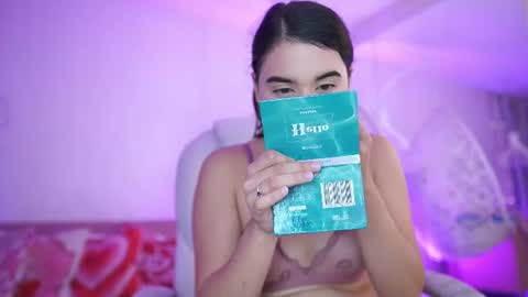 stacycooper_ online show from June 24, 7:02 pm