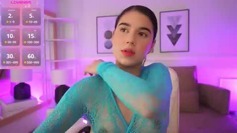stacycooper_ online show from July 10, 7:05 pm