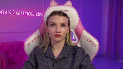 StacyEvances online show from May 29, 8:12 am