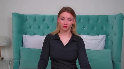 StacyEvances online show from June 1, 4:20 pm