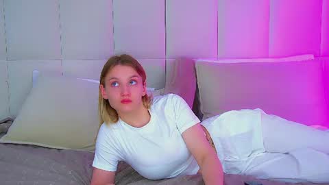 StacyEvances online show from July 3, 6:42 am
