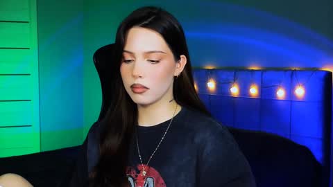 Snapshot of stacygonzales_ chatting on December 10, 9:44 am Bye bye dear See you on December 3st  online show from December 10, 9:44 am