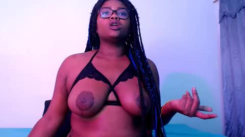 Snapshot of stacyhunterxxx chatting on February 3, 4:21 am STACY online show from February 3, 4:21 am