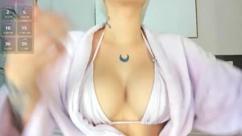 Snapshot of stacyrigel chatting on October 18, 12:17 pm Stacy Rigel online show from October 18, 12:17 pm