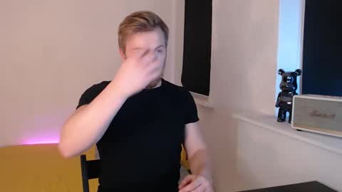 Snapshot of stan_lust chatting on November 12, 7:57 pm StanLust online show from November 12, 7:57 pm