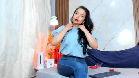 Snapshot of stangela_rivera chatting on February 16, 12:01 pm Angel Rivera online show from February 16, 12:01 pm