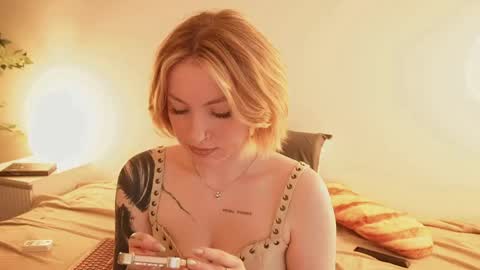 Snapshot of stanovaya300kg chatting on May 4, 1:18 pm Kristina online show from May 4, 1:18 pm