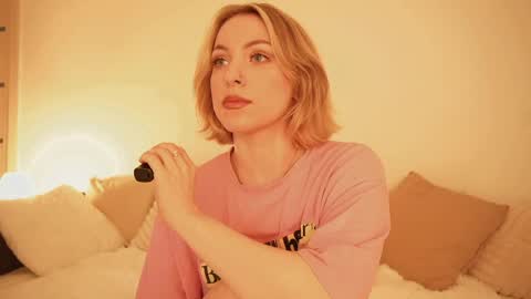 Snapshot of stanovaya300kg chatting on May 27, 1:52 pm Kristina online show from May 27, 1:52 pm