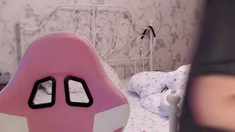 Alice online show from December 8, 8:30 am