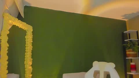 Snapshot of star_sub1 chatting on October 22, 7:35 pm star_sub1 online show from October 22, 7:35 pm