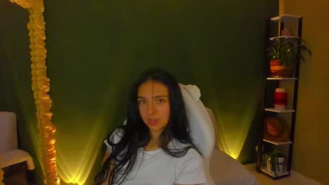 Snapshot of star_sub1 chatting on February 17, 12:51 am star_sub1 online show from February 17, 12:51 am