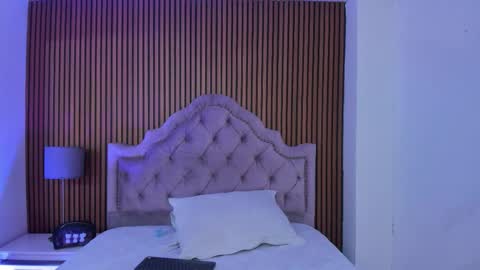 Snapshot of starbutterflyy_ chatting on November 9, 4:11 am STAR online show from November 9, 4:11 am