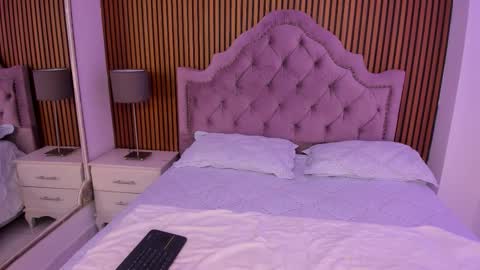 Snapshot of starbutterflyy_ chatting on November 23, 4:12 am STAR online show from November 23, 4:12 am