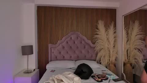 Snapshot of starbutterflyy_ chatting on February 1, 4:44 am STAR online show from February 1, 4:44 am