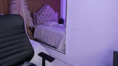 Snapshot of starbutterflyy_ chatting on March 10, 5:12 am STAR online show from March 10, 5:12 am