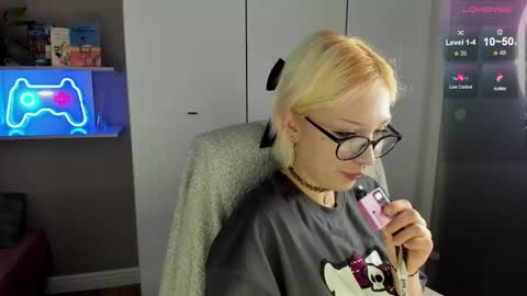 Snapshot of starelli chatting on March 21, 8:19 am Kate online show from March 21, 8:19 am