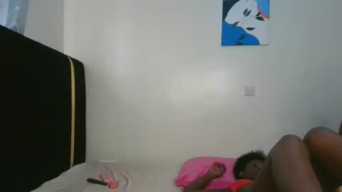 Snapshot of stargirl_lia chatting on November 28, 8:28 am lia online show from November 28, 8:28 am