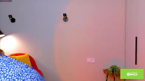 Snapshot of starlace_ chatting on November 8, 3:39 am Nina online show from November 8, 3:39 am