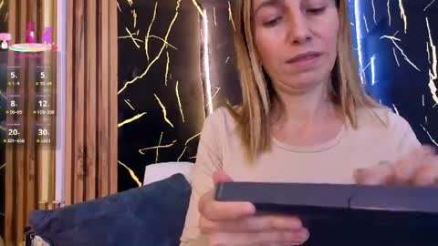 starlight_mature11_aws online show from July 21, 8:55 pm