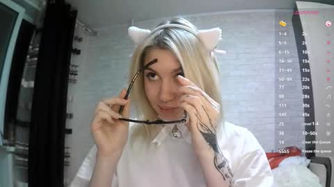 Katie online show from October 13, 2:17 pm
