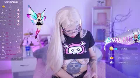 Snapshot of starwitch_ chatting on December 13, 7:53 pm Yoko online show from December 13, 7:53 pm