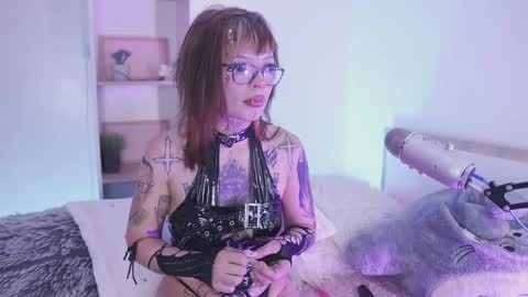 Yoko online show from May 11, 8:06 pm