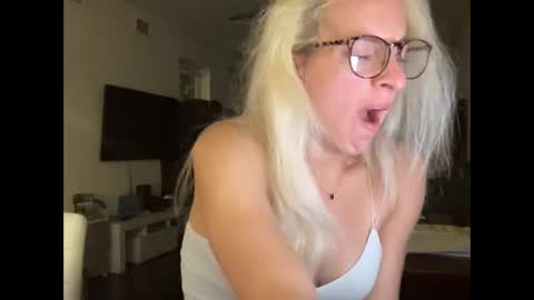 Stassiethatsororitygirl online show from October 8, 9:18 am