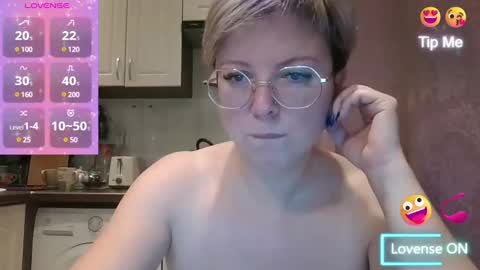 Snapshot of stasya_07 chatting on December 20, 9:17 pm Stasya online show from December 20, 9:17 pm