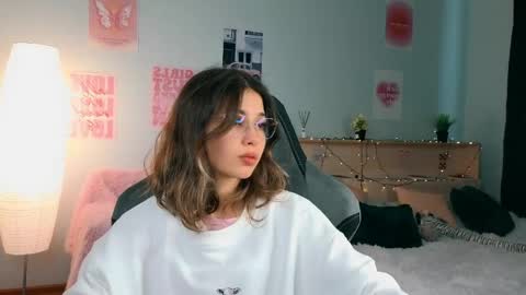 Snapshot of ste11arium chatting on May 31, 1:18 pm Sara online show from May 31, 1:18 pm