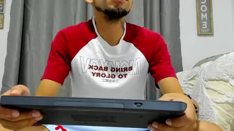 Snapshot of stebansilv_ chatting on May 17, 11:50 am Steban online show from May 17, 11:50 am