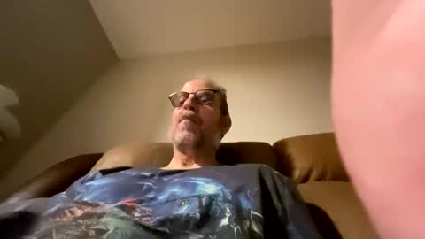 Snapshot of steel259373 chatting on March 25, 5:24 am steel259373 online show from March 25, 5:24 am
