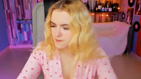 stef_nicks online show from January 13, 9:58 am