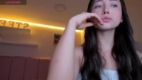 Stefa Gomez  online show from March 6, 5:22 pm