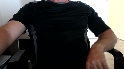 Snapshot of stefan2580 chatting on June 30, 8:59 am Stefan online show from June 30, 8:59 am