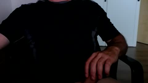 Snapshot of stefan2580 chatting on July 1, 6:37 am Stefan online show from July 1, 6:37 am