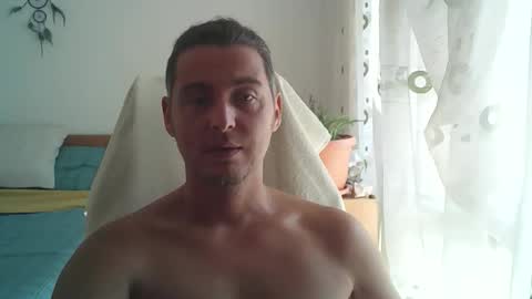 Snapshot of stefanikis chatting on September 19, 8:27 am Stefanos online show from September 19, 8:27 am