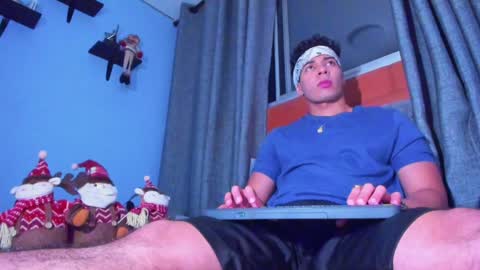 Snapshot of stefann_salvatore chatting on December 19, 2:23 am Stefann Salvatore online show from December 19, 2:23 am