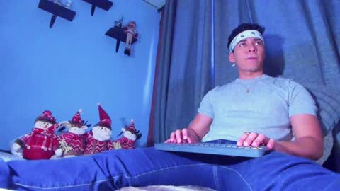 Snapshot of stefann_salvatore chatting on January 2, 10:44 pm Stefann Salvatore online show from January 2, 10:44 pm