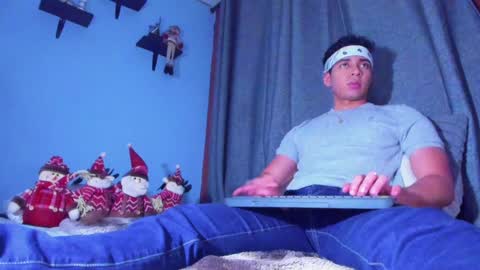 Snapshot of stefann_salvatore chatting on January 3, 4:55 am Stefann Salvatore online show from January 3, 4:55 am