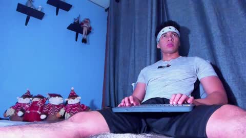 Snapshot of stefann_salvatore chatting on January 7, 5:43 am Stefann Salvatore online show from January 7, 5:43 am