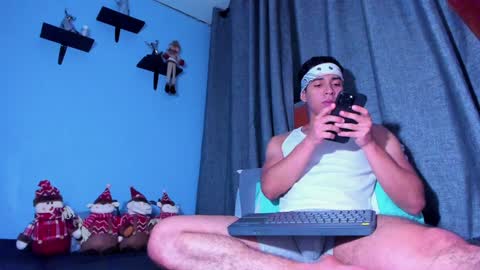 Snapshot of stefann_salvatore chatting on January 11, 7:39 am Stefann Salvatore online show from January 11, 7:39 am