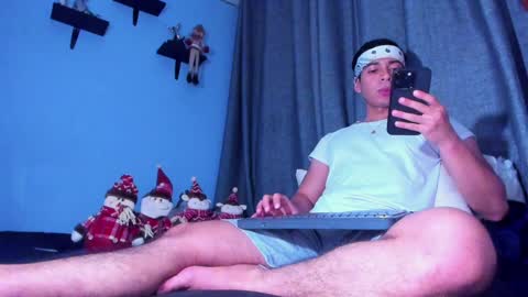 Snapshot of stefann_salvatore chatting on January 15, 3:33 am Stefann Salvatore online show from January 15, 3:33 am