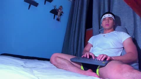 Snapshot of stefann_salvatore chatting on January 21, 7:04 am Stefann Salvatore online show from January 21, 7:04 am