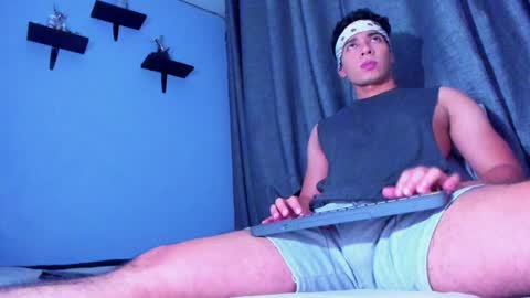 Snapshot of stefann_salvatore chatting on January 29, 2:40 am Stefann Salvatore online show from January 29, 2:40 am