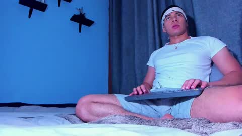 Snapshot of stefann_salvatore chatting on February 9, 4:57 am Stefann Salvatore online show from February 9, 4:57 am