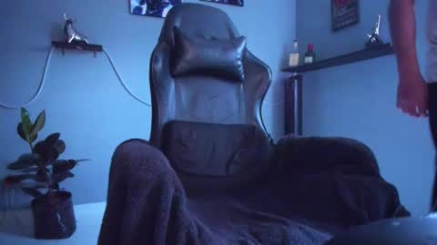 Snapshot of stefann_salvatore chatting on February 22, 10:41 pm Stefann Salvatore online show from February 22, 10:41 pm