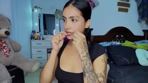 Im MiaIts my first day here  online show from October 10, 12:20 am